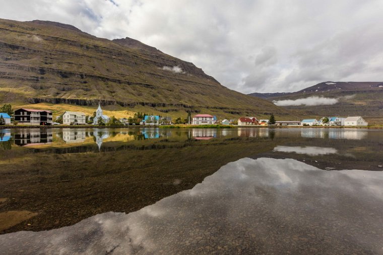 025 IJsland, Seydisfjordur.jpg